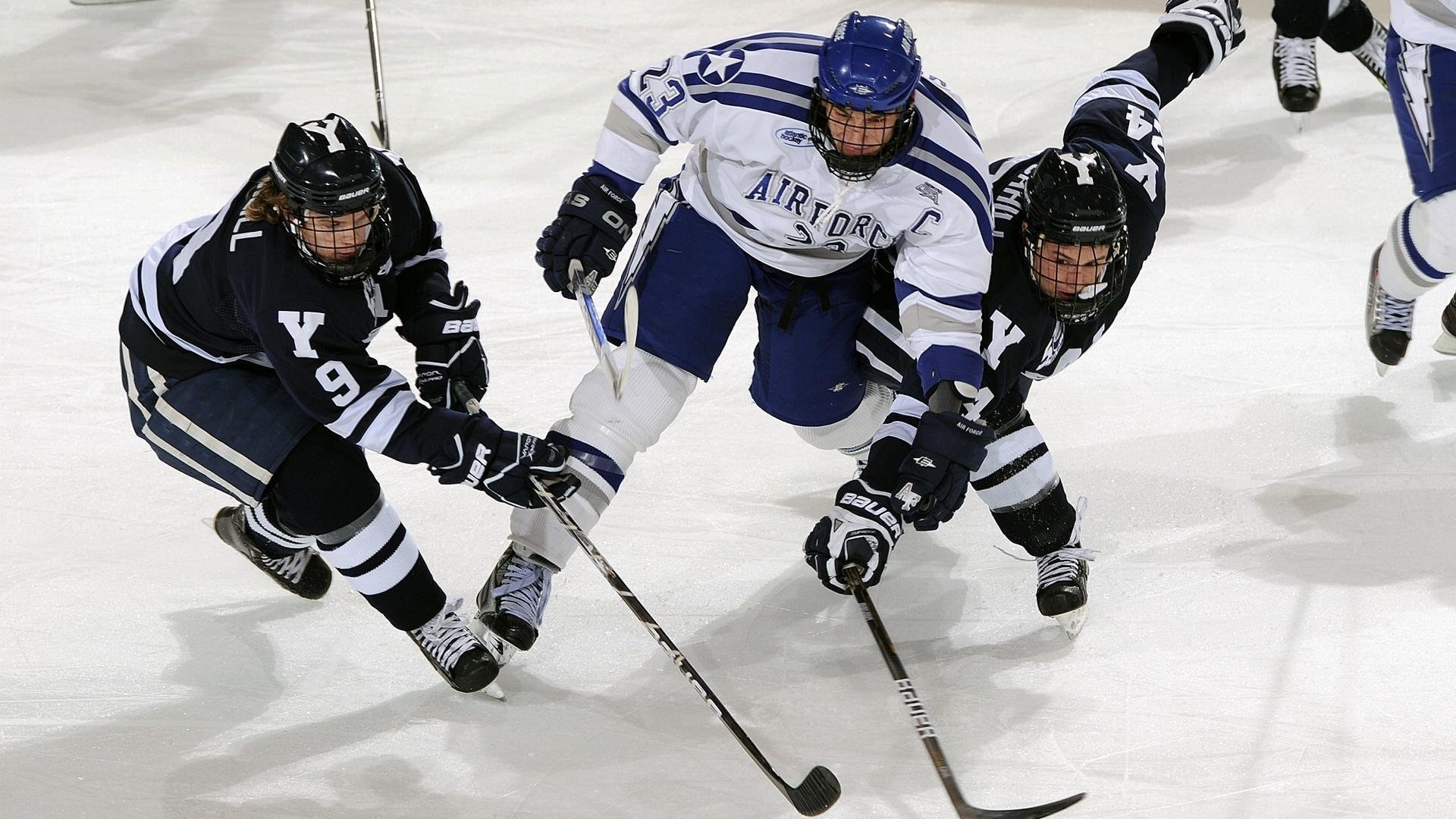 中国游泳队亚运会再创佳绩 新星闪耀泳池斩获多枚金牌